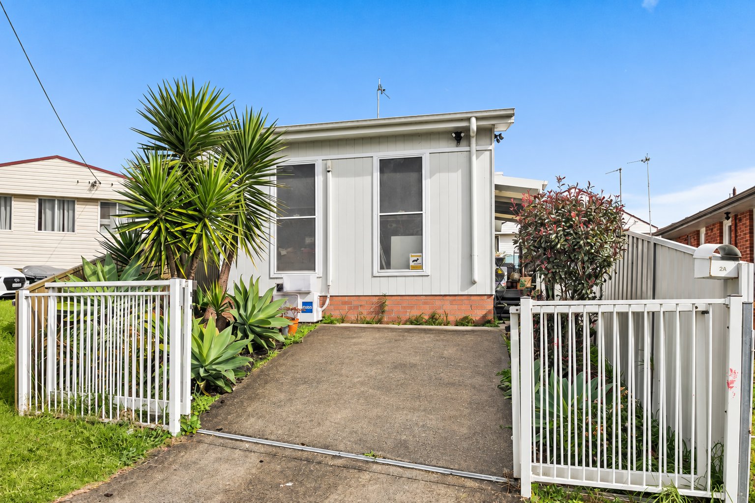 80 Queen Street LAKE ILLAWARRA 2