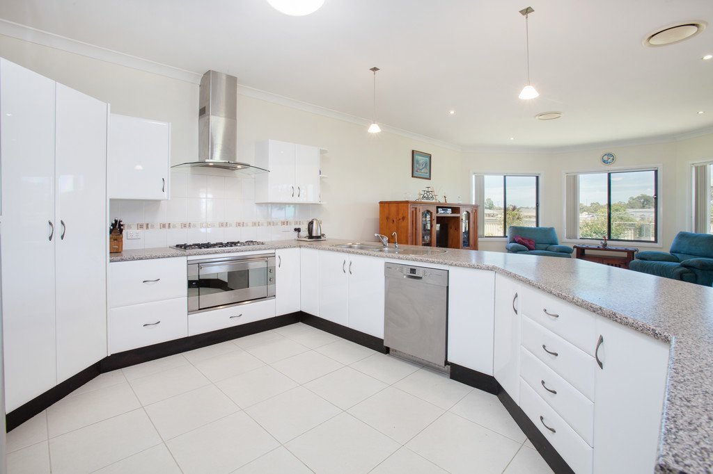 80 Radford st  HEDDON GRETA 4