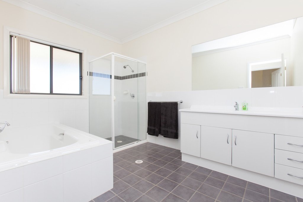 80 Radford st  HEDDON GRETA 8