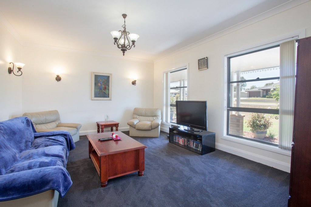 80 Radford st  HEDDON GRETA 10