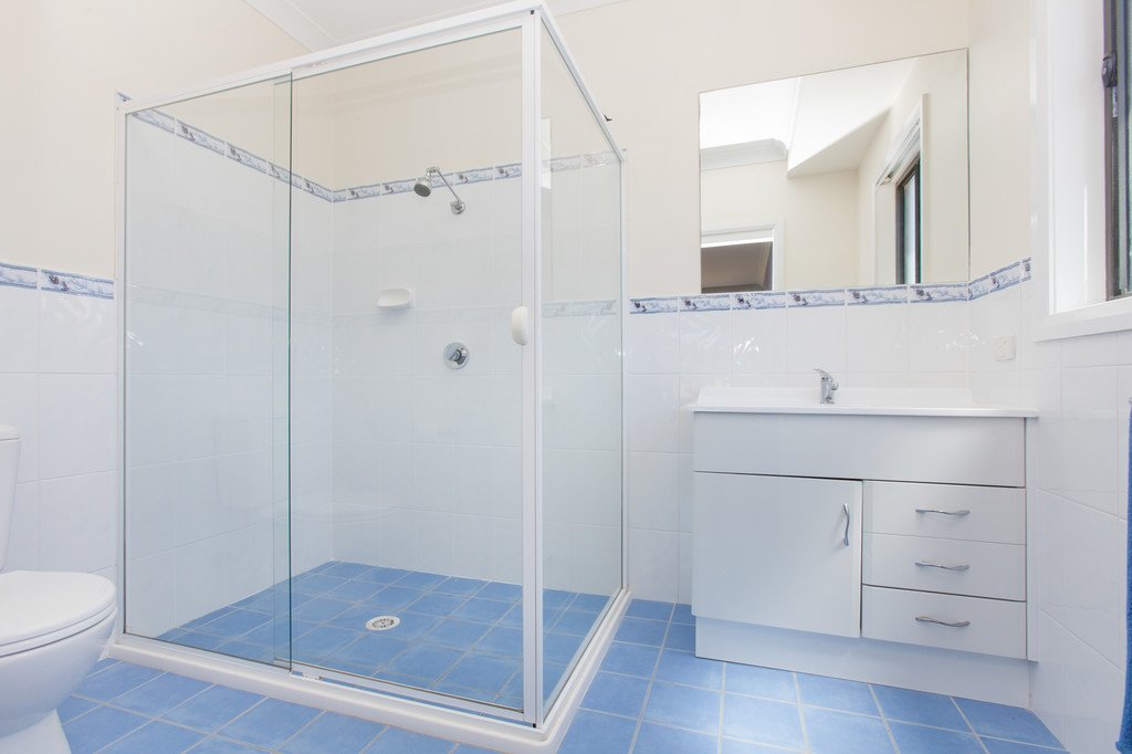 80 Radford st  HEDDON GRETA 17