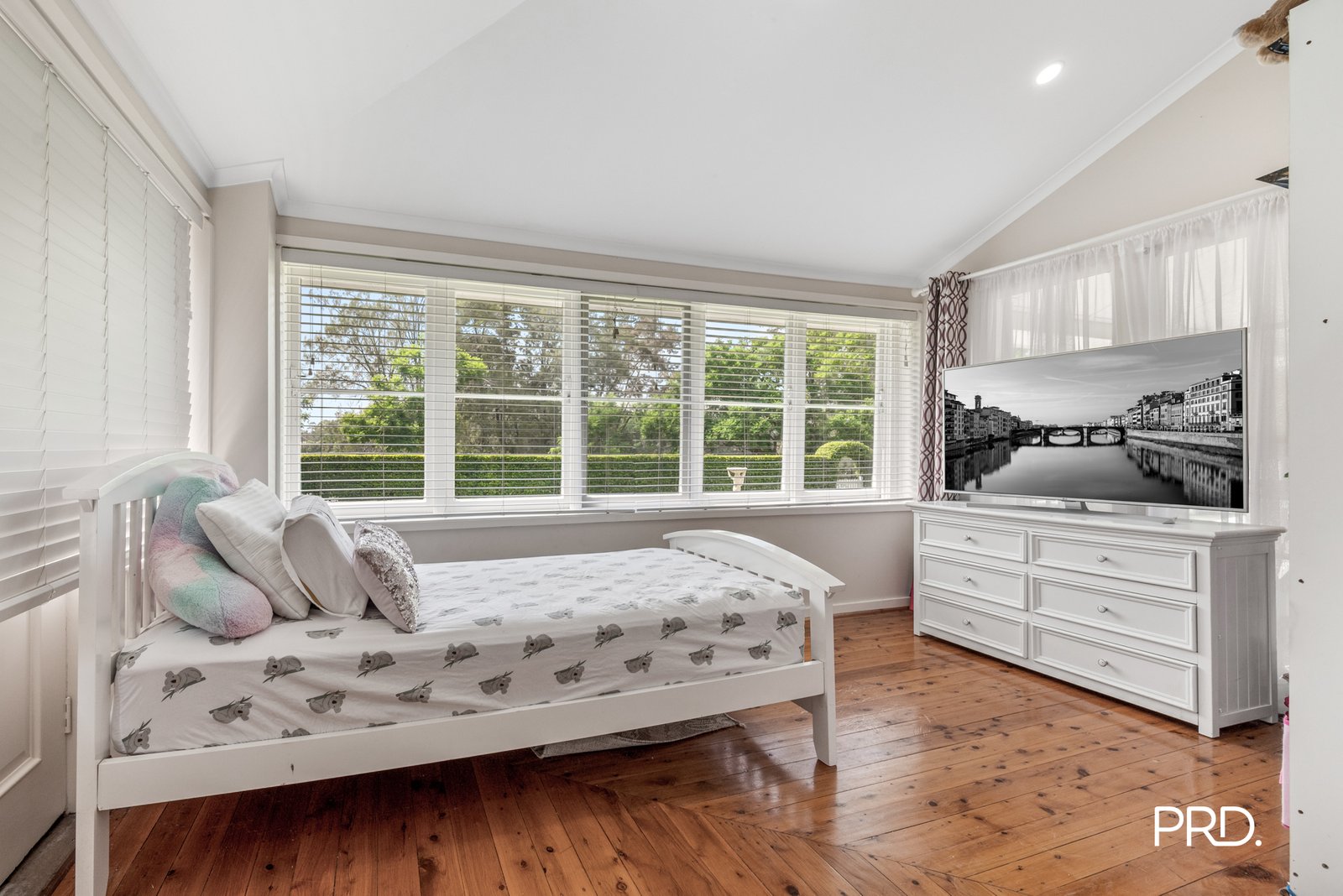 80 River Road EMU PLAINS 11