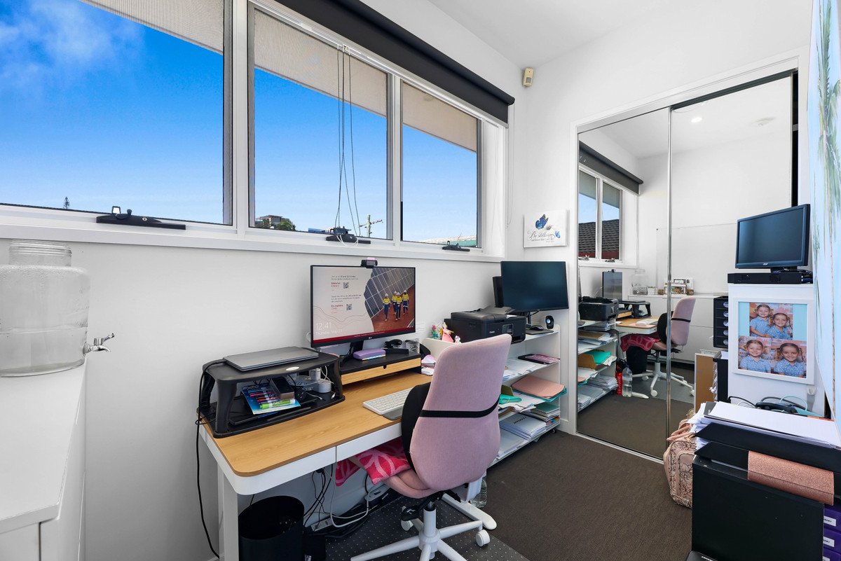 80 Sunshine Parade MIAMI 20