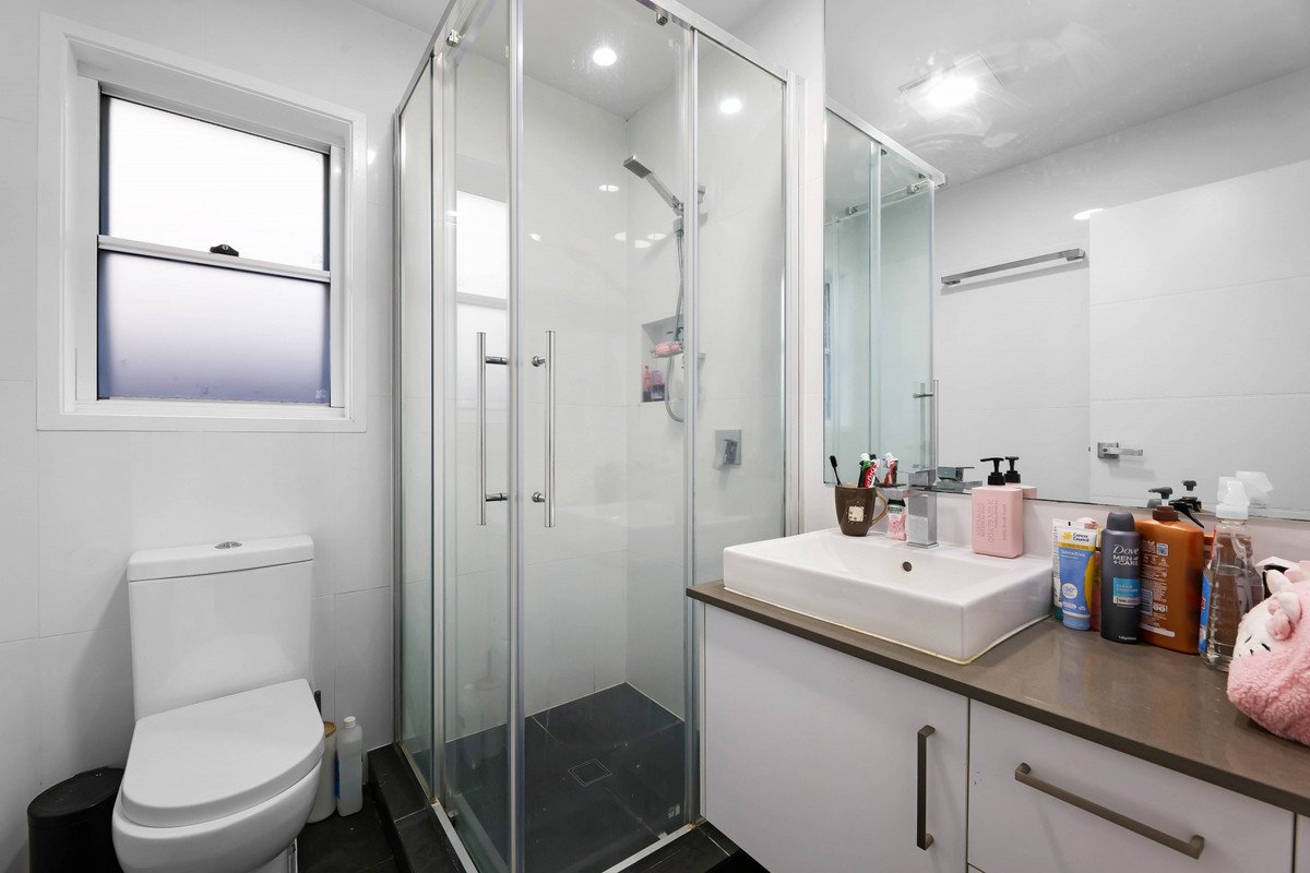 80 Sunshine Parade MIAMI 23