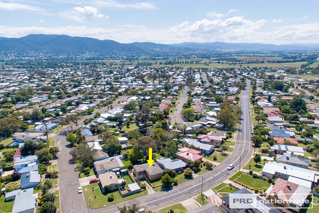 80 Wilburtree Street TAMWORTH 19
