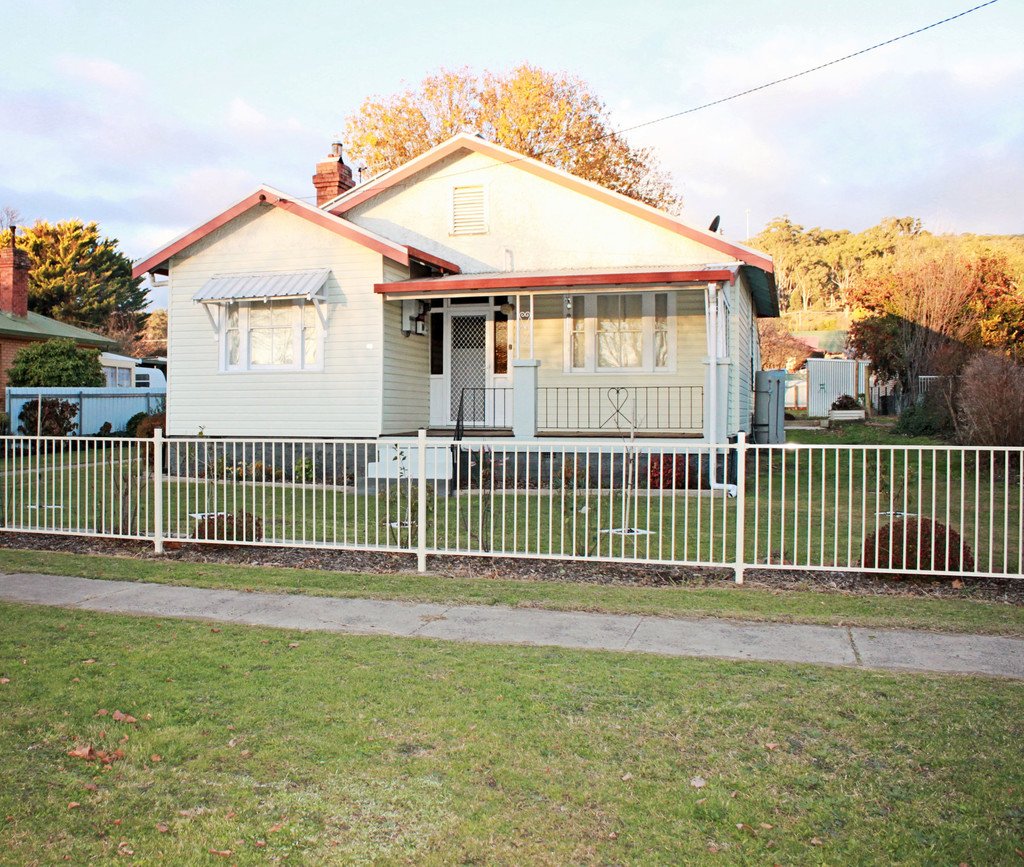 80 Winton Street TUMBARUMBA 1