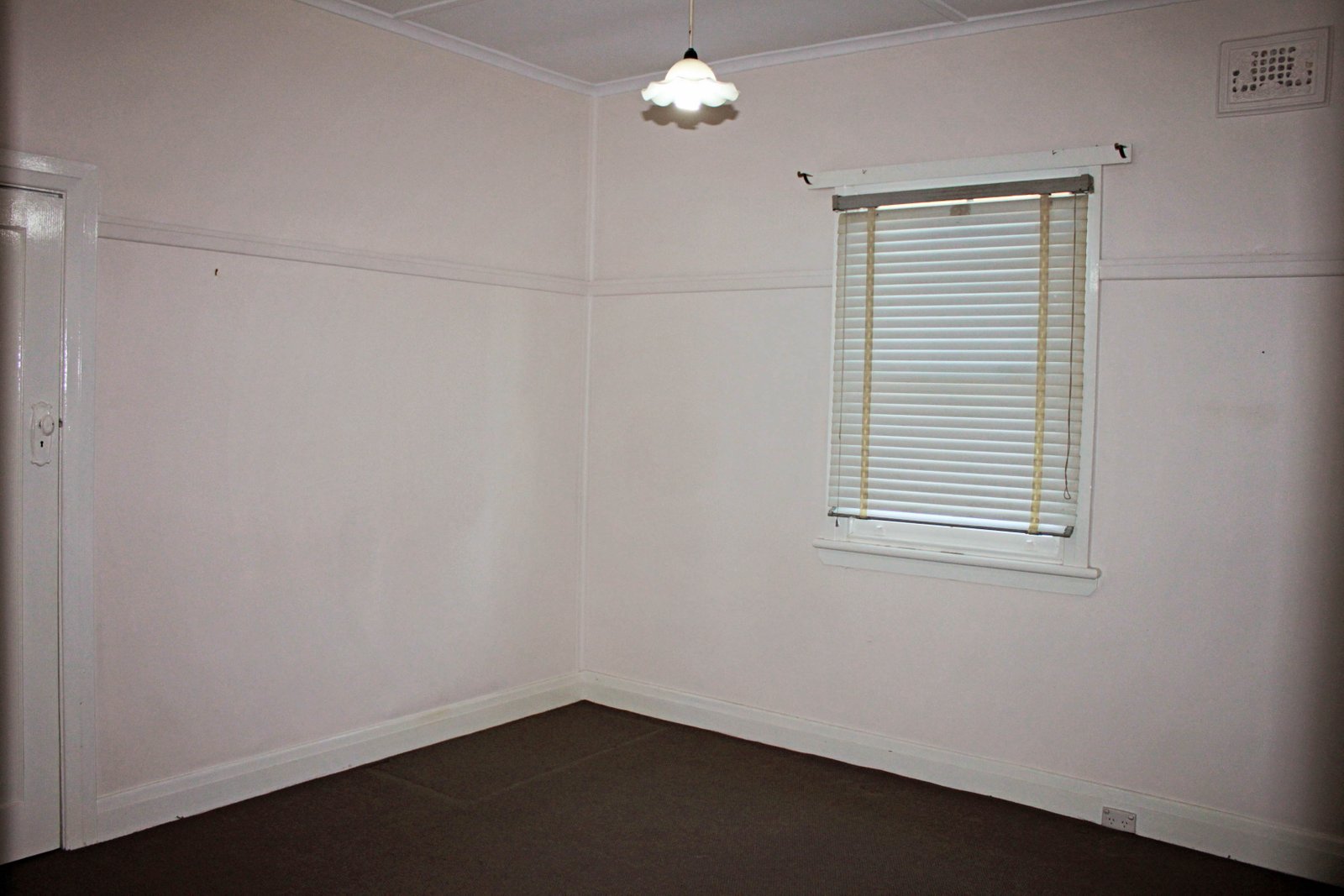 80 Winton Street TUMBARUMBA 7