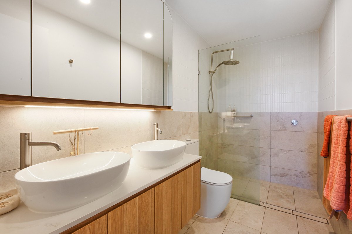 801/14 Twenty Eighth Avenue Palm Beach 16