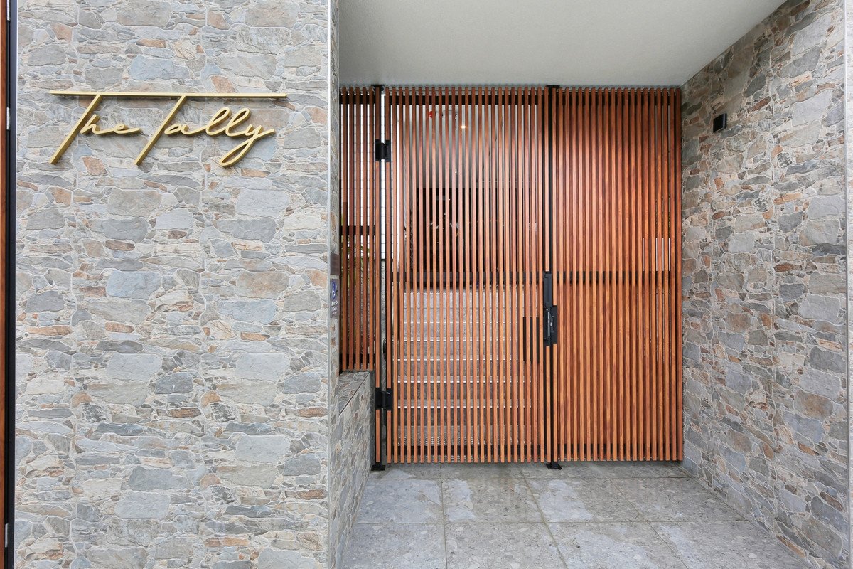 801/14 Twenty Eighth Avenue Palm Beach 23