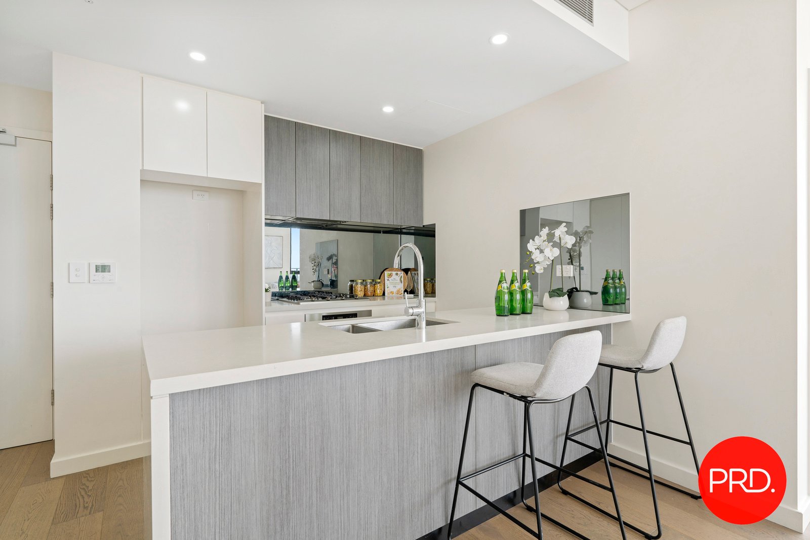 801/15 Garrigarrang Avenue KOGARAH 4