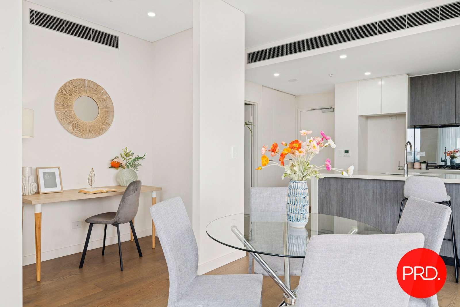 801/15 Garrigarrang Avenue KOGARAH 8