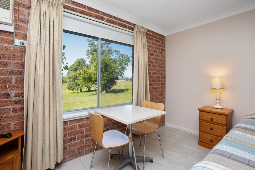 802 Gresford Road VACY 27