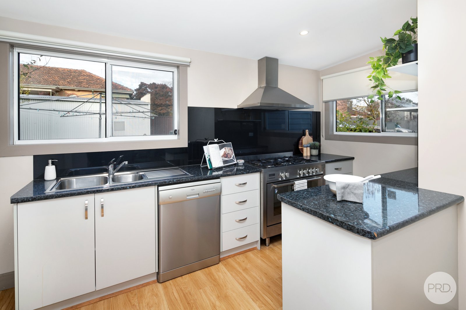 802 Lydiard Street North SOLDIERS HILL 9