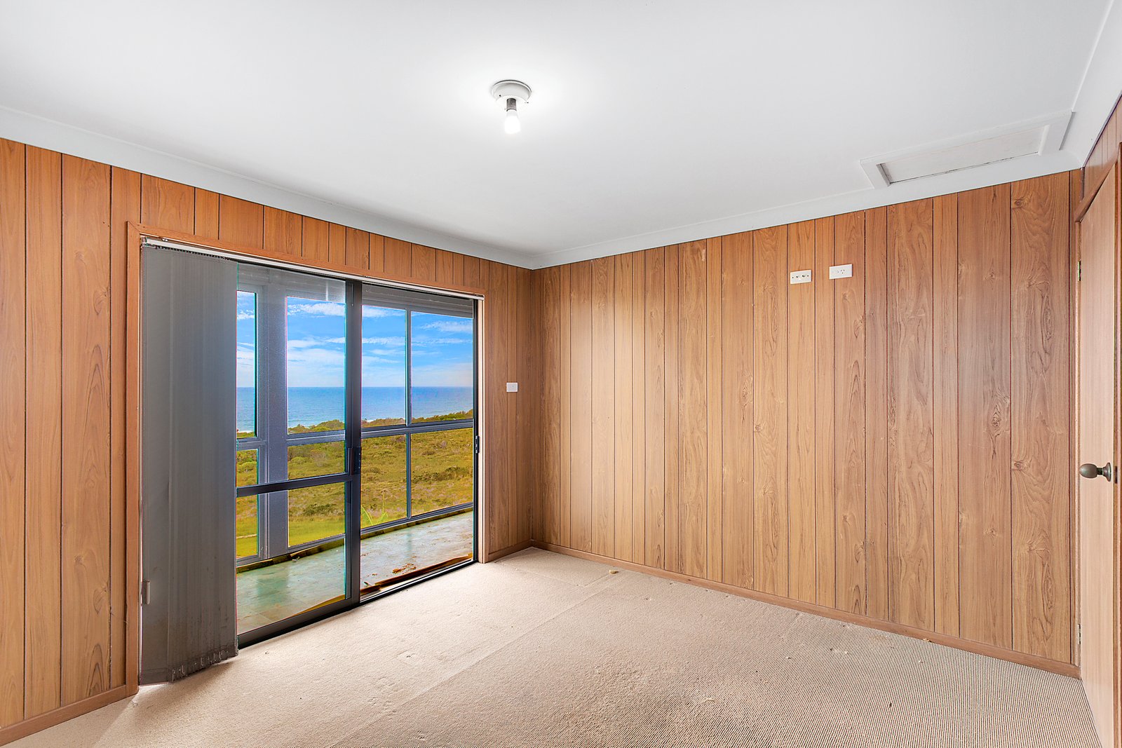 802 Ocean Drive BONNY HILLS 4