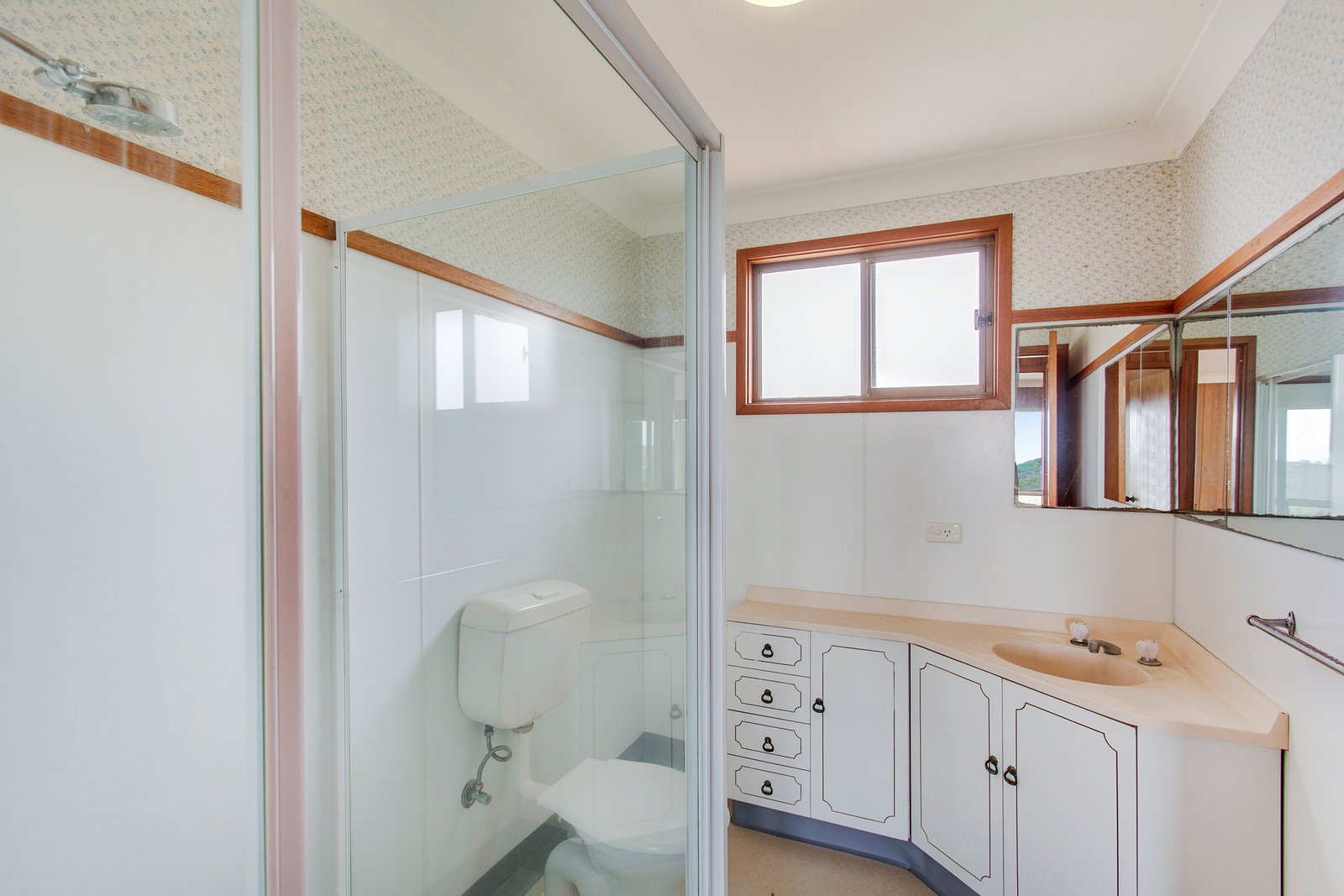 802 Ocean Drive BONNY HILLS 6