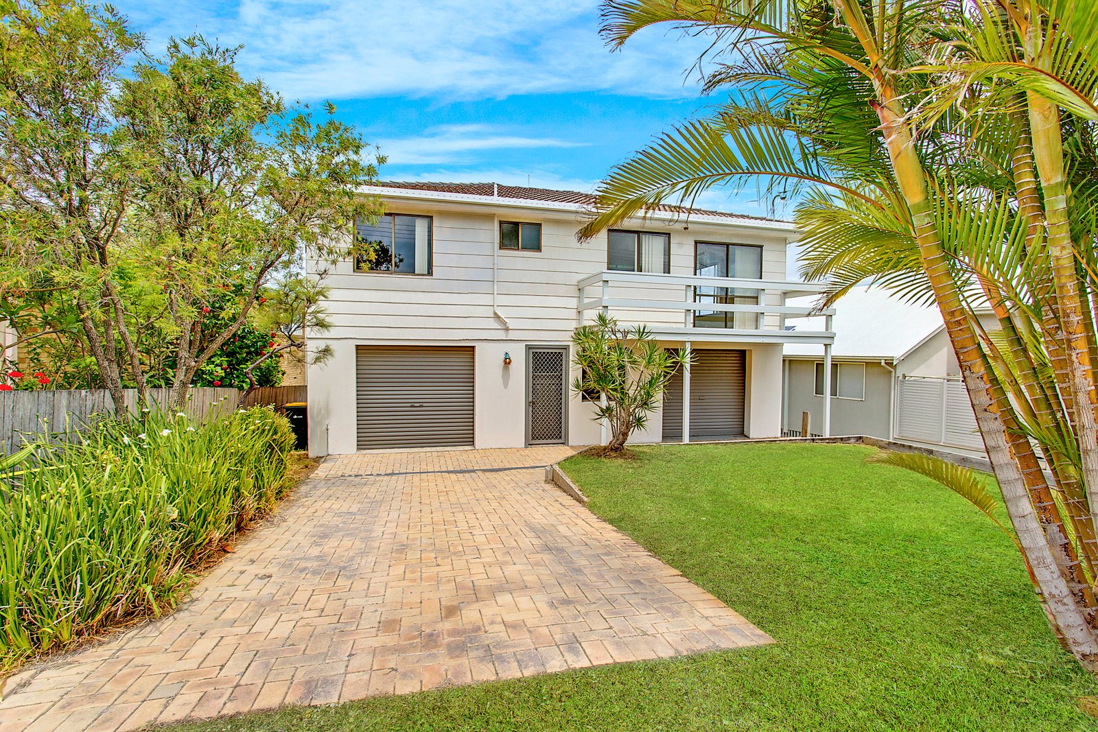 802 Ocean Drive BONNY HILLS 20