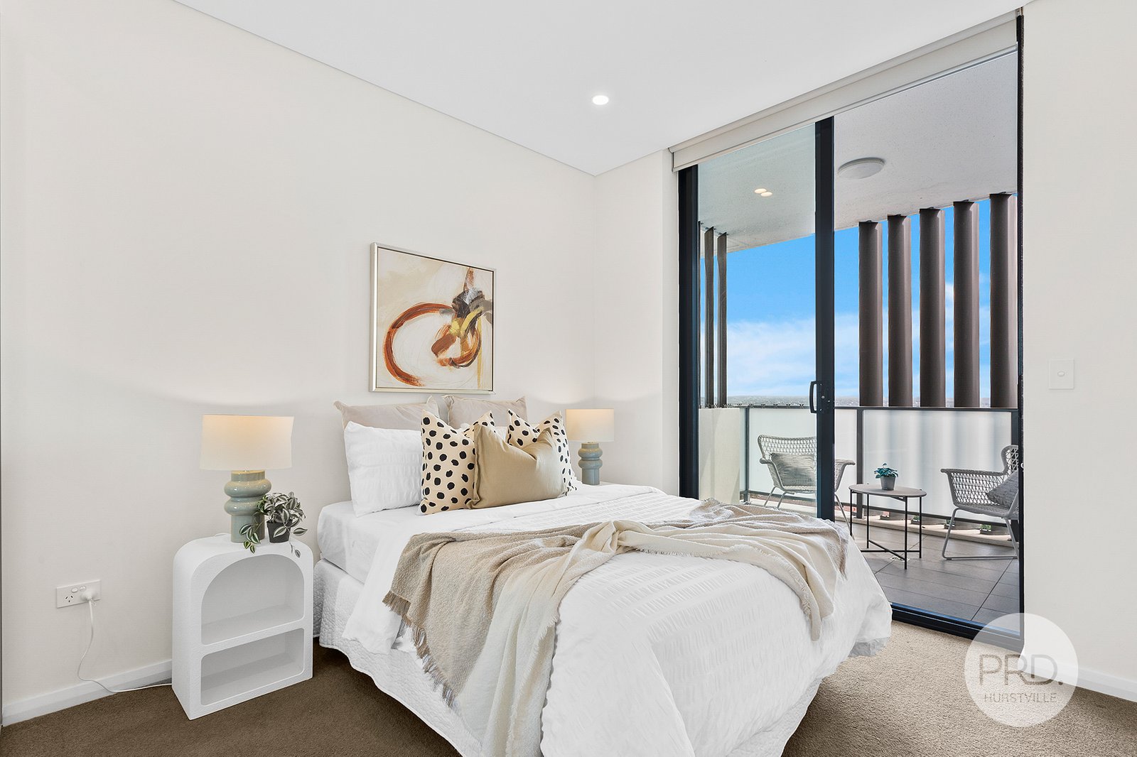 802/12-14 Woniora Road HURSTVILLE 5