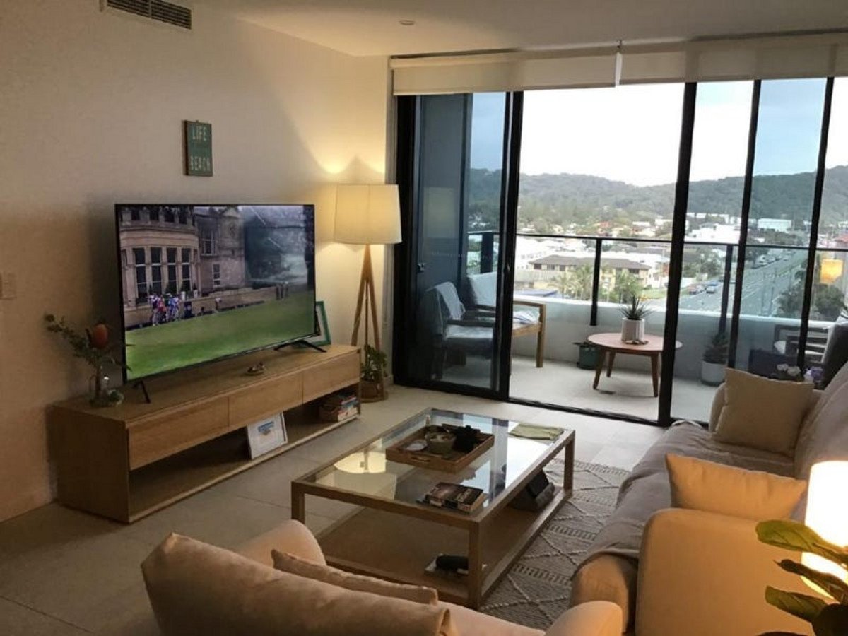 802/3 Twenty-Third Avenue PALM BEACH 1