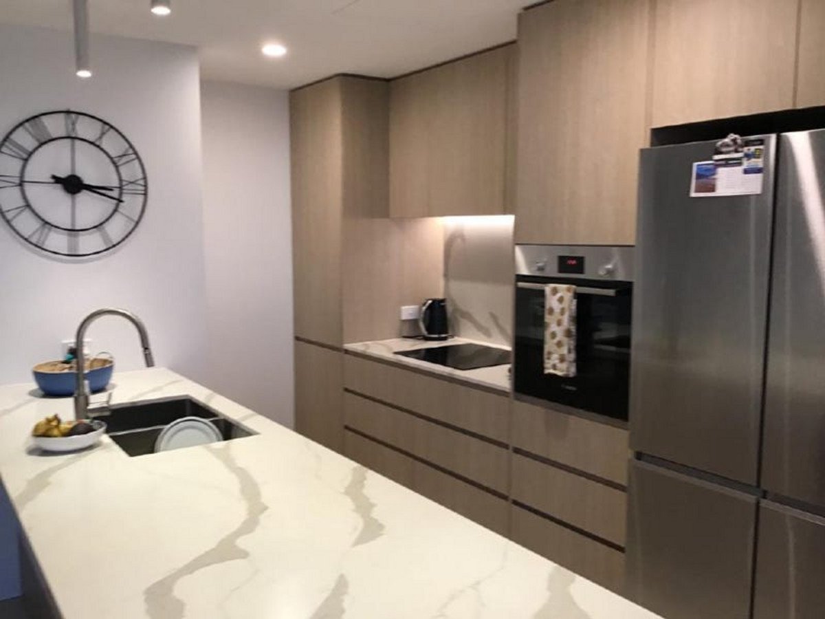 802/3 Twenty-Third Avenue PALM BEACH 4