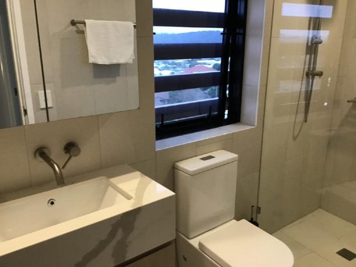 802/3 Twenty-Third Avenue PALM BEACH 6