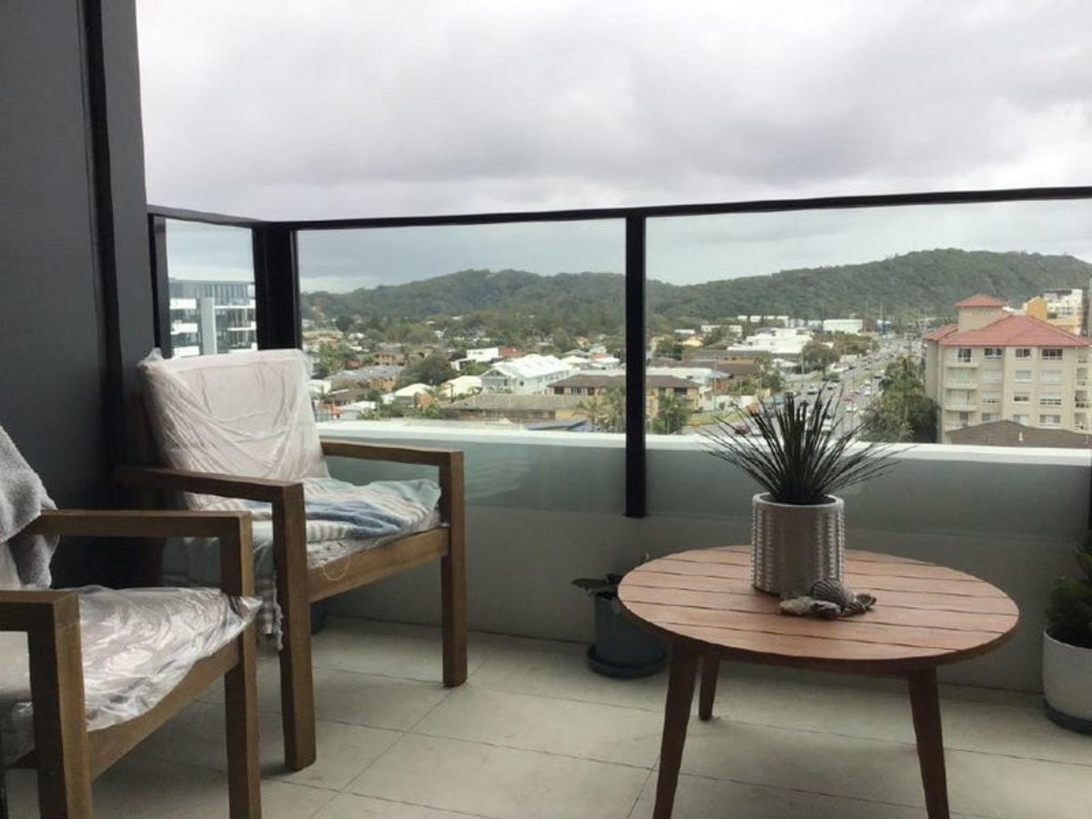 802/3 Twenty-Third Avenue PALM BEACH 9