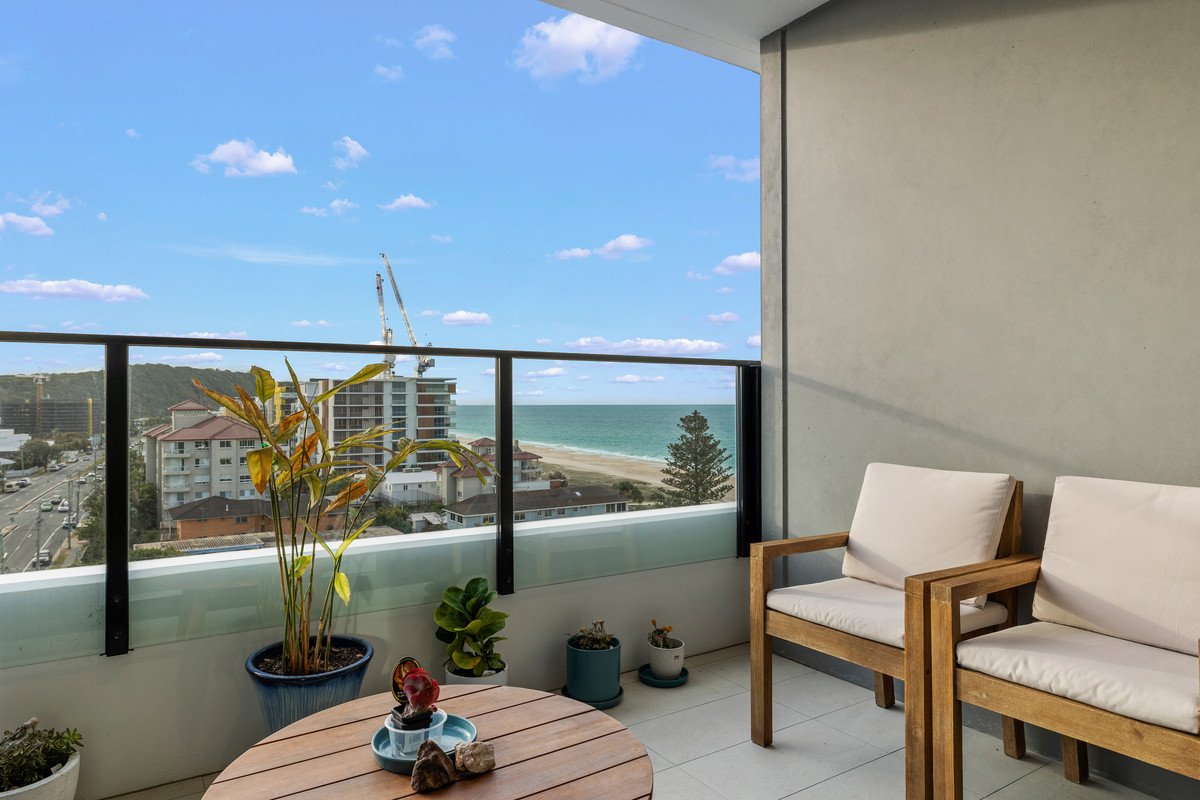 802/3 Twenty-Third Avenue PALM BEACH 9