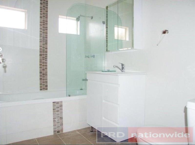 803 Henry Lawson Drive PICNIC POINT 9