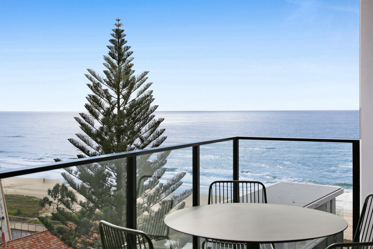 803/3 Twenty Third Avenue Palm Beach 1
