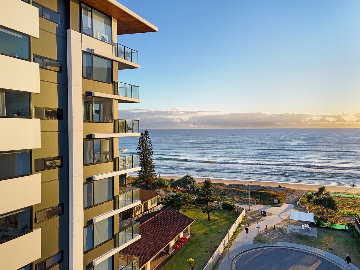 803/3 Twenty Third Avenue Palm Beach 19