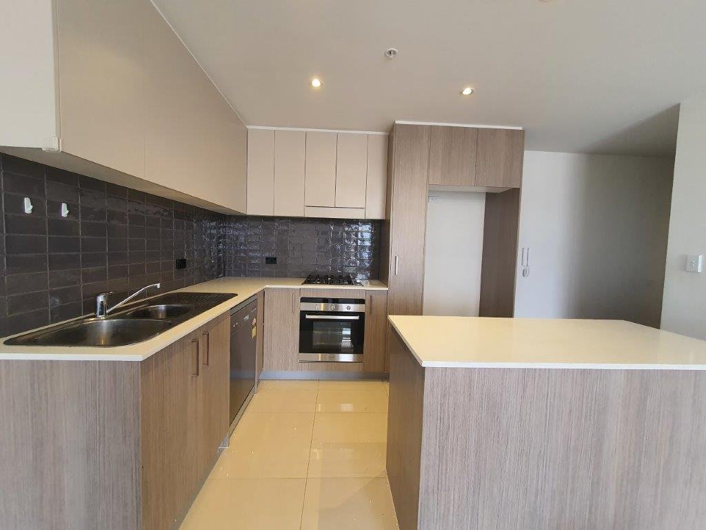 803/420 Macquarie Street LIVERPOOL 4