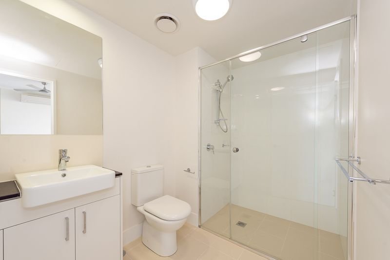 803/52 OAKA Lane GLADSTONE CENTRAL 5
