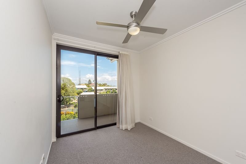 803/52 OAKA Lane GLADSTONE CENTRAL 6