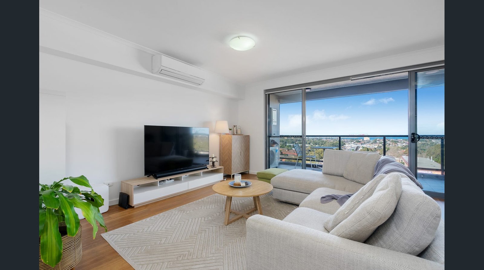 803/63-69 Bank Lane KOGARAH 9