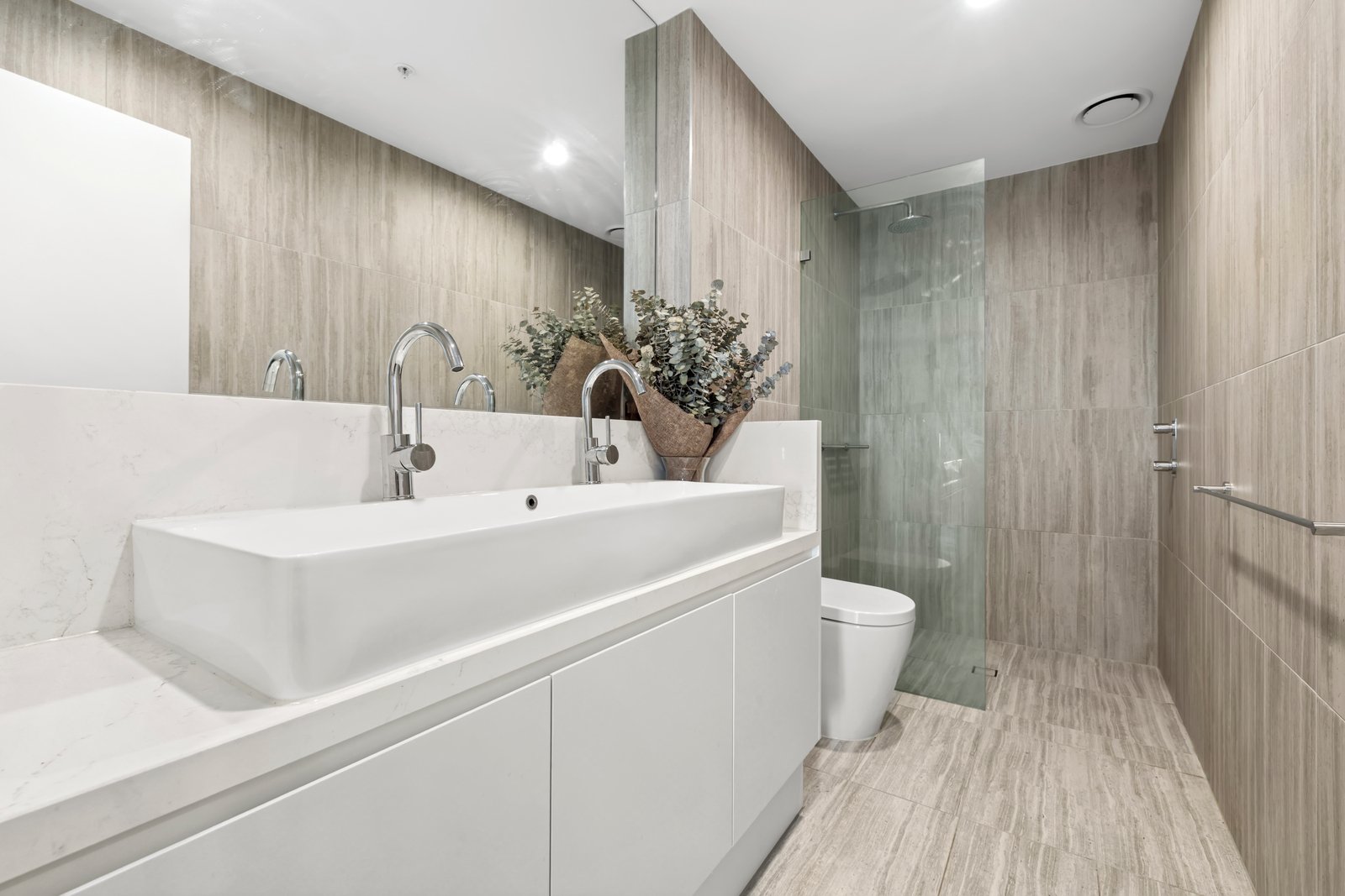 Gallery: 804/2-6 Dalgety Street