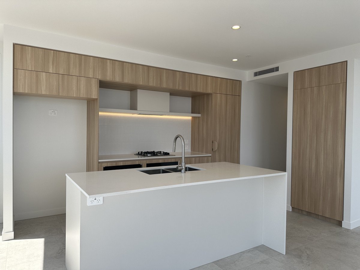 805/15 Peerless Avenue Mermaid Beach 11