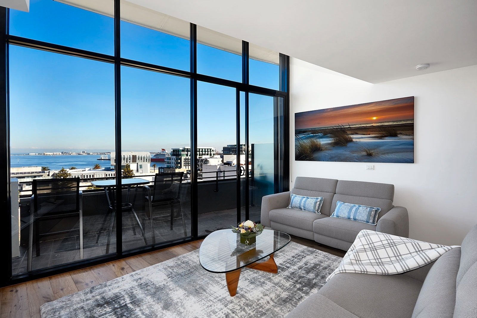 Gallery: 805/55 Bay Street