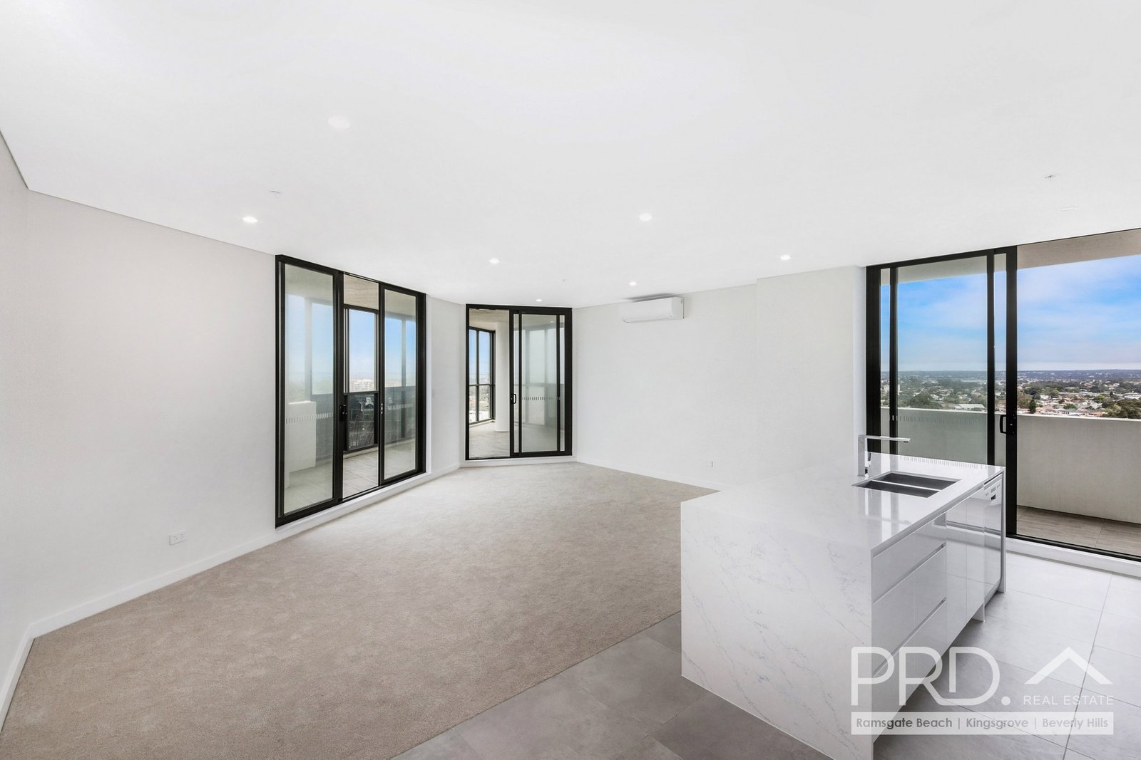 806/1-5 Treacy Street HURSTVILLE 4