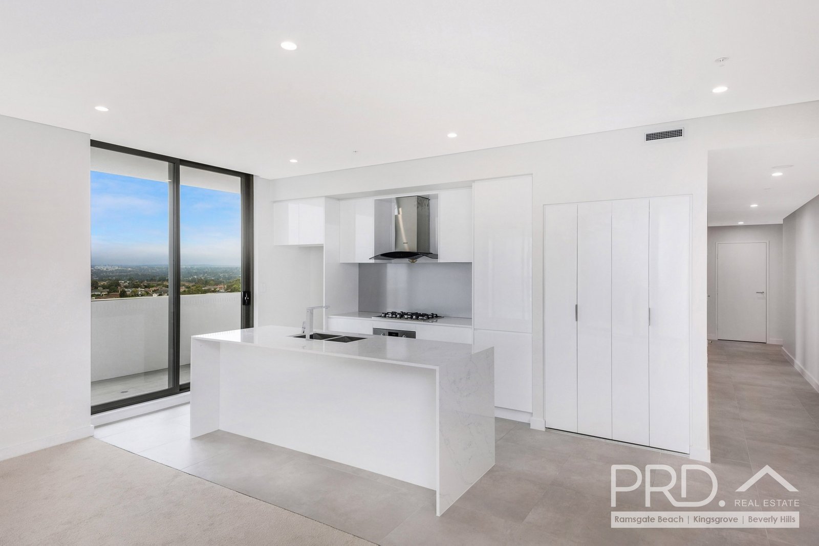 806/1-5 Treacy Street HURSTVILLE 1