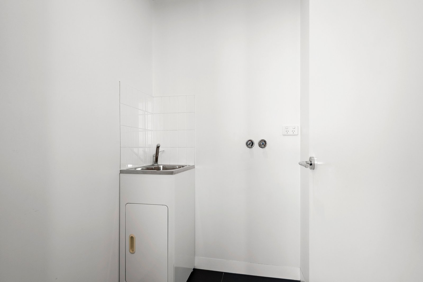 Real Estate and Property in 806/18 McCombie Street, Elsternwick, VIC