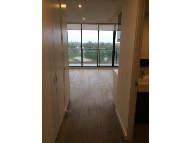 Gallery: 806/220-228 Bay Road