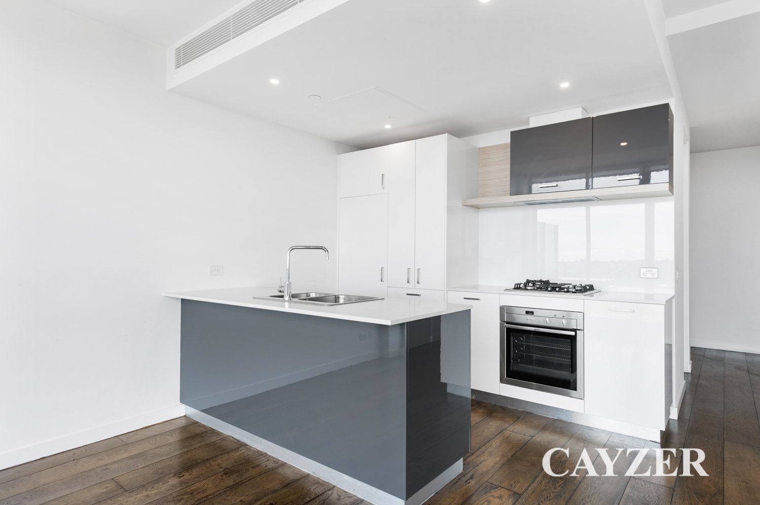 Gallery: 806/222 Bay Road