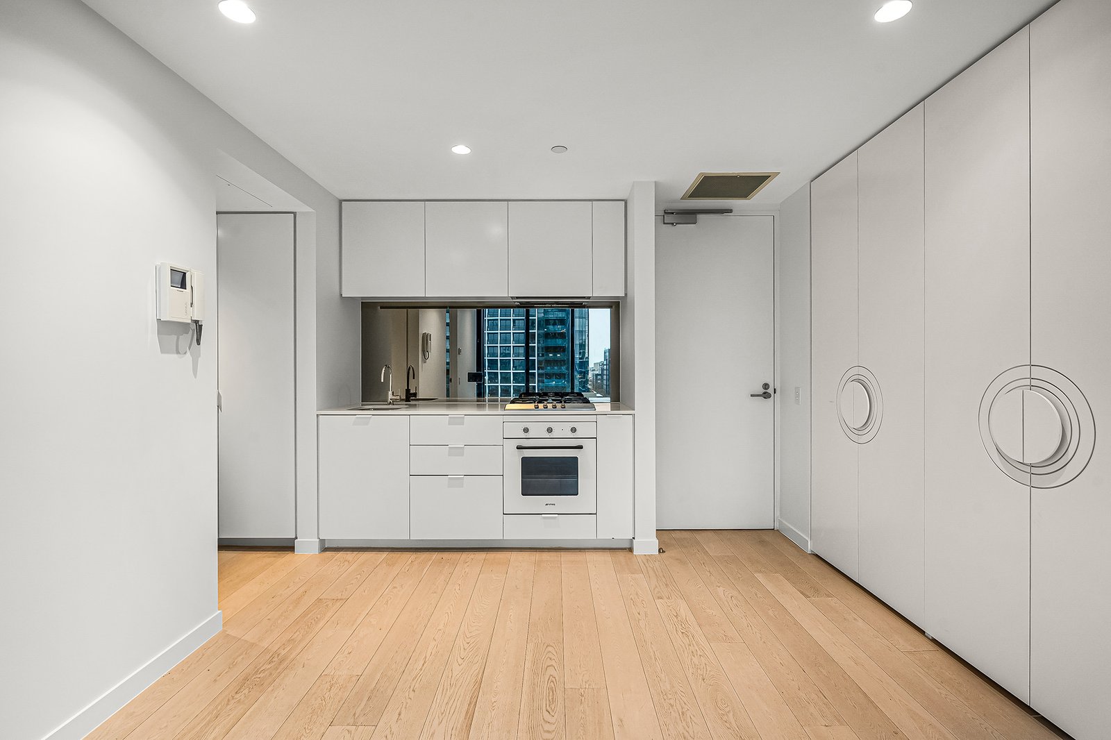 Real Estate and Property in 806/681 Chapel Street, South Yarra, VIC