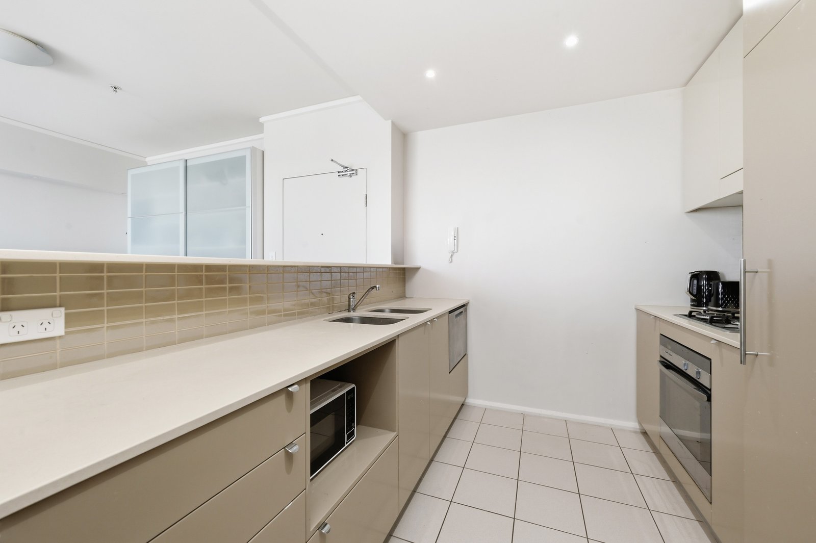 806/747 Anzac Parade MAROUBRA 5