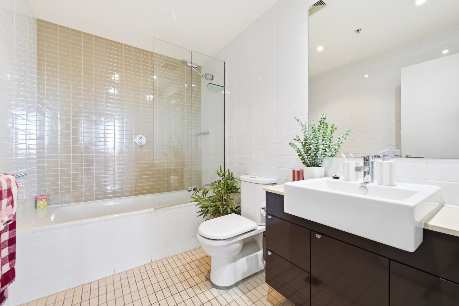 806/747 Anzac Parade MAROUBRA 9