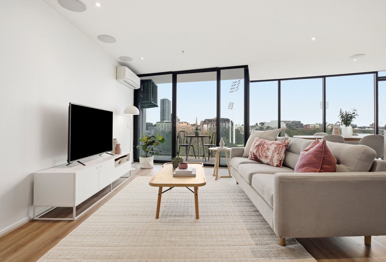 Gallery: 806/83 Queens Road