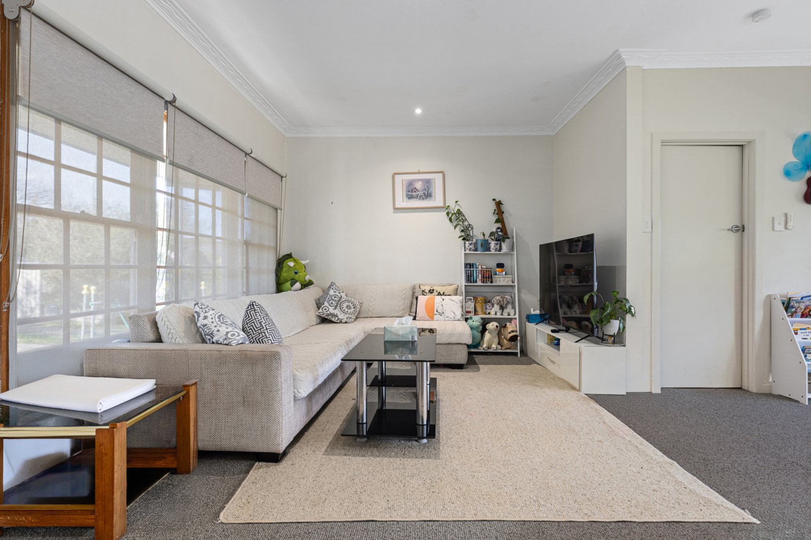 Gallery: 807 Lydiard Street North