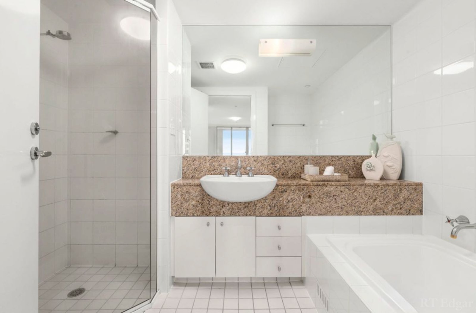 Real Estate and Property in 807/127 Beach Street, Port Melbourne, VIC