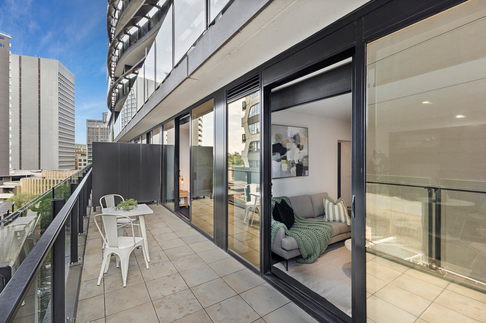 Gallery: 807/50 Albert Road