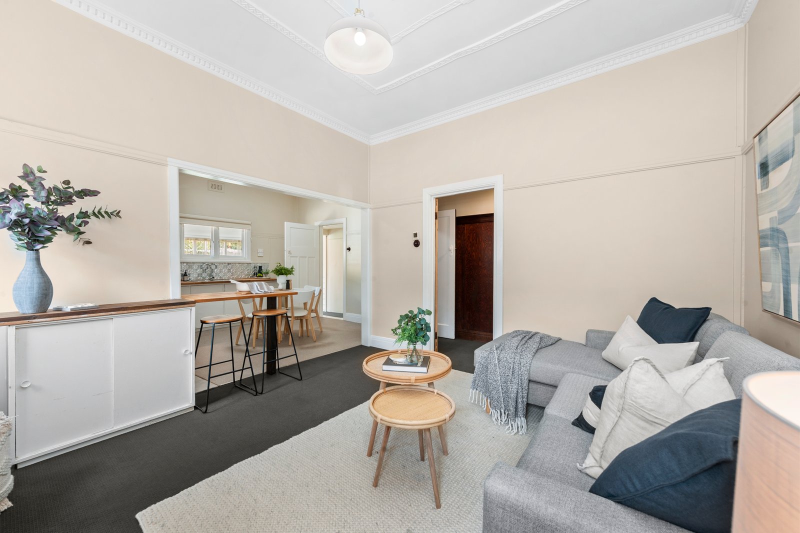 Gallery: 808 Doveton Street North