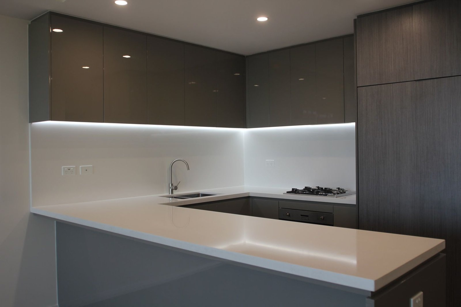 808/12 Woniora Road HURSTVILLE 2